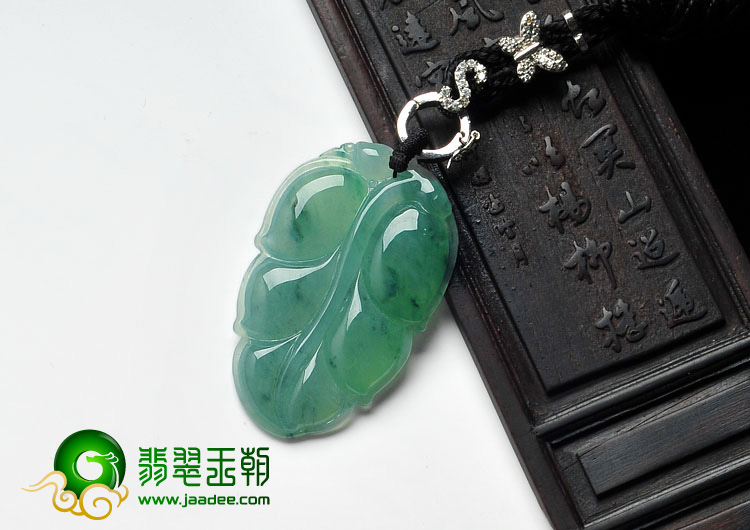 冰种飘花缅甸翡翠叶子挂件