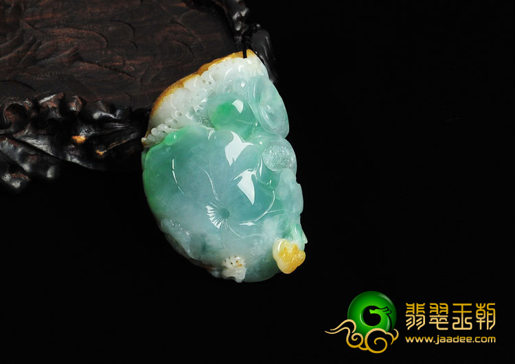 糯冰种三彩缅甸翡翠年年有余挂件
