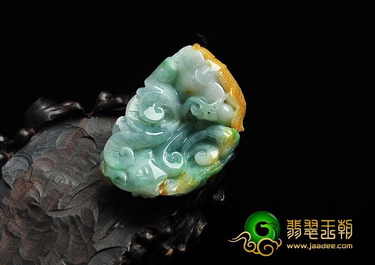 糯冰种三彩缅甸翡翠年年有余挂件