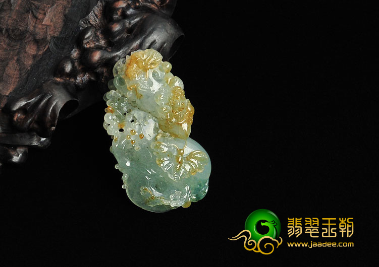 冰种黄翡飘花缅甸翡翠蝶恋花挂件