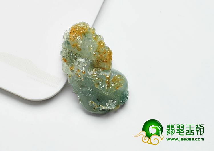 冰种黄翡飘花缅甸翡翠蝶恋花挂件