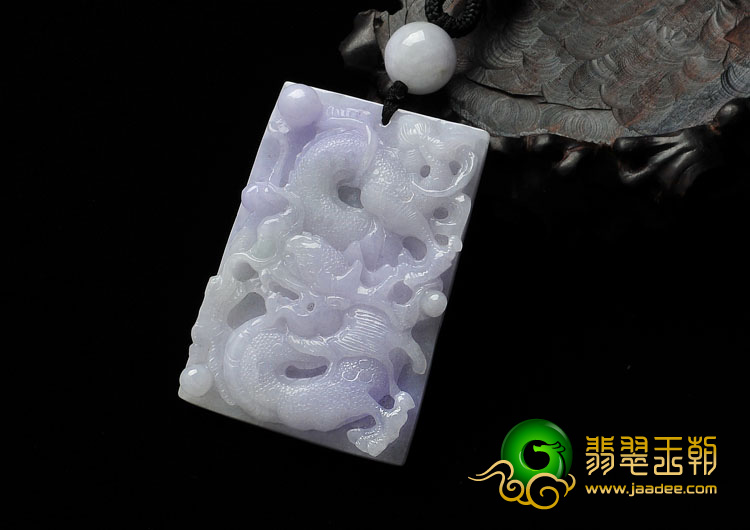 糯冰种春带彩缅甸翡翠A货龙牌挂件