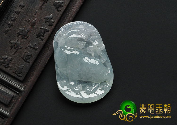 冰种晴水缅甸翡翠A货虎牌挂件