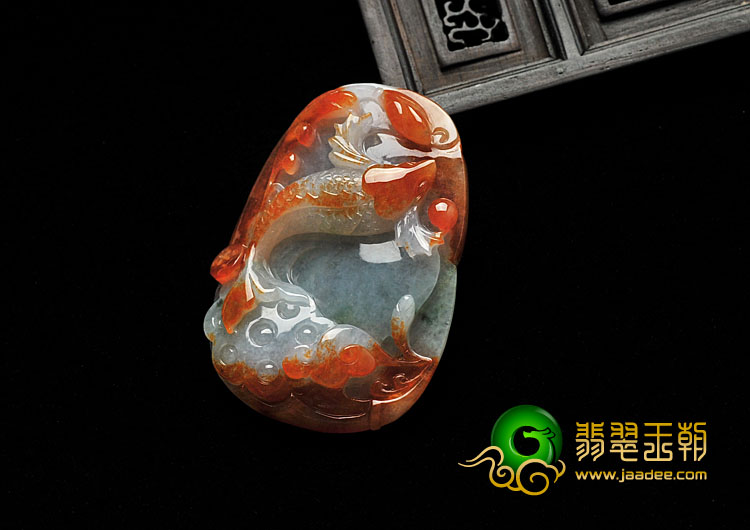 糯冰种红翡飘花缅甸翡翠A货年年有余挂件
