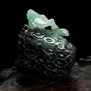 糯冰/细糯种墨色飘花缅甸翡翠如意金蟾挂件