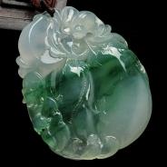 冰种飘绿花缅甸翡翠福瓜挂件