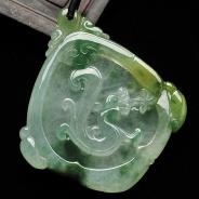 冰种淡黄翡飘花缅甸翡翠A货龙牌挂件