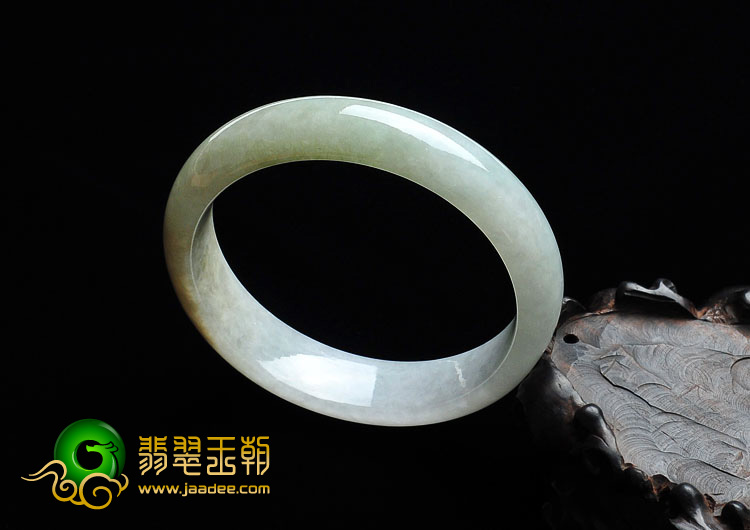 糯冰种晴水缅甸翡翠A货手镯（57.9mm）