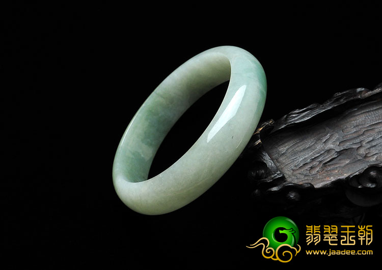 糯冰种晴水缅甸翡翠A货手镯（57.8mm）