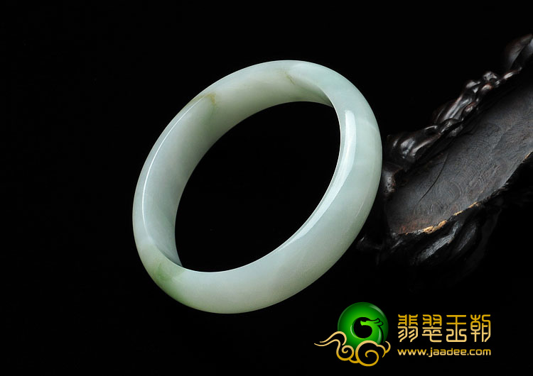 糯冰种晴水缅甸翡翠A货手镯（57.8mm）