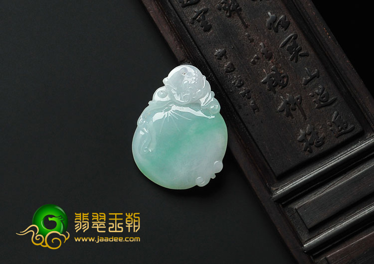 糯冰种飘翠缅甸翡翠A货寿桃挂件
