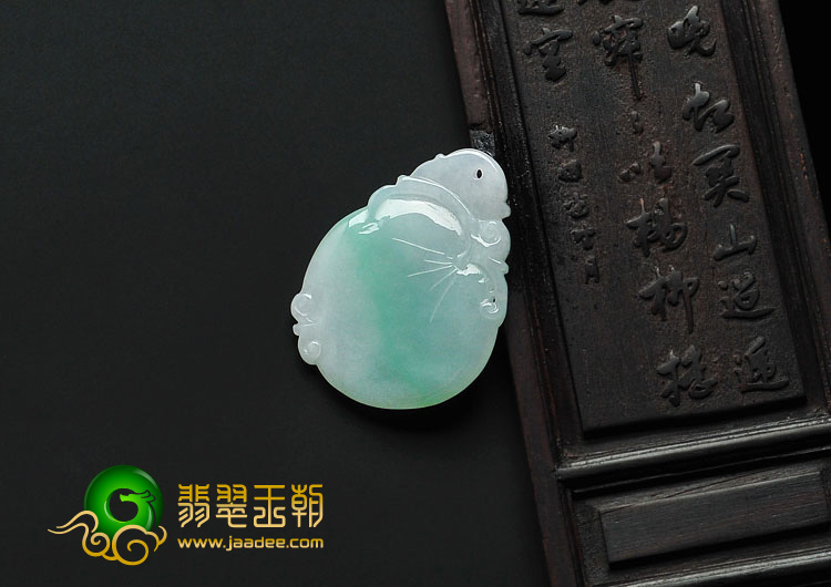糯冰种飘翠缅甸翡翠A货寿桃挂件