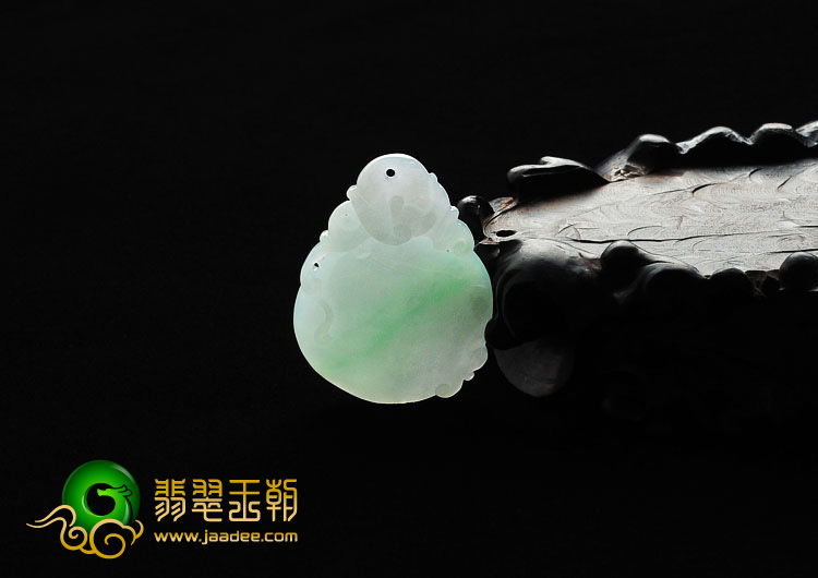 糯冰种飘翠缅甸翡翠A货寿桃挂件