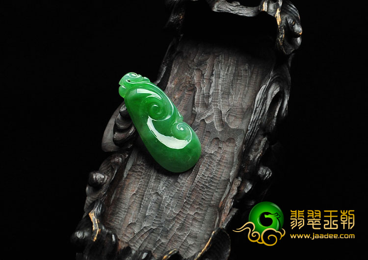 冰种阳绿缅甸翡翠A货如意挂件