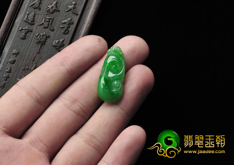 冰种阳绿缅甸翡翠A货如意挂件
