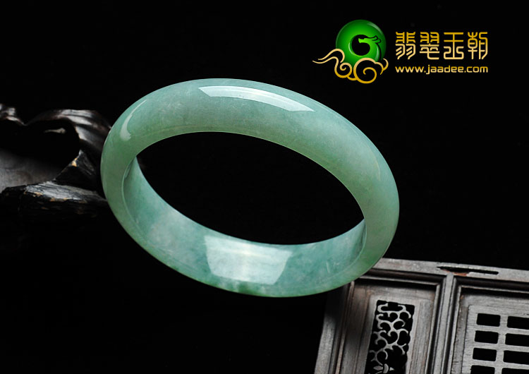 糯冰种豆色缅甸翡翠A货手镯（56.8mm）