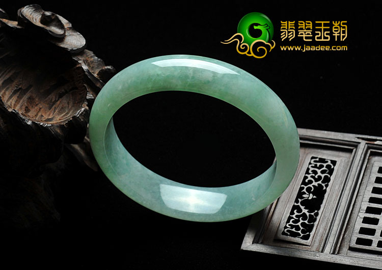 糯冰种豆色缅甸翡翠A货手镯（56.8mm）