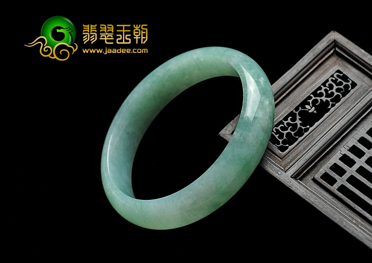 糯冰种豆色缅甸翡翠A货手镯（56.8mm）
