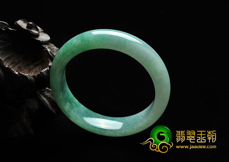 糯冰种阳豆色缅甸翡翠A货手镯（58.7mm）