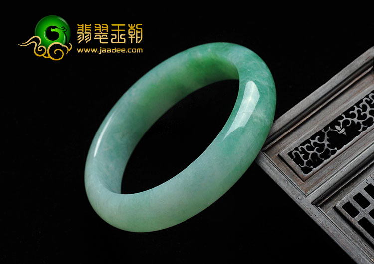 糯冰种阳豆色缅甸翡翠A货手镯（58.7mm）