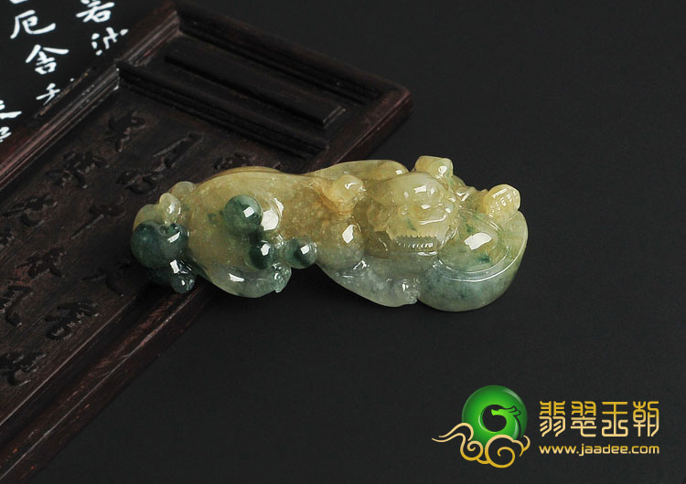 冰种黄翡飘花缅甸翡翠A货招财貔貅挂件
