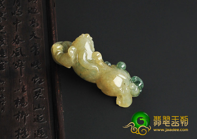 冰种黄翡飘花缅甸翡翠A货招财貔貅挂件