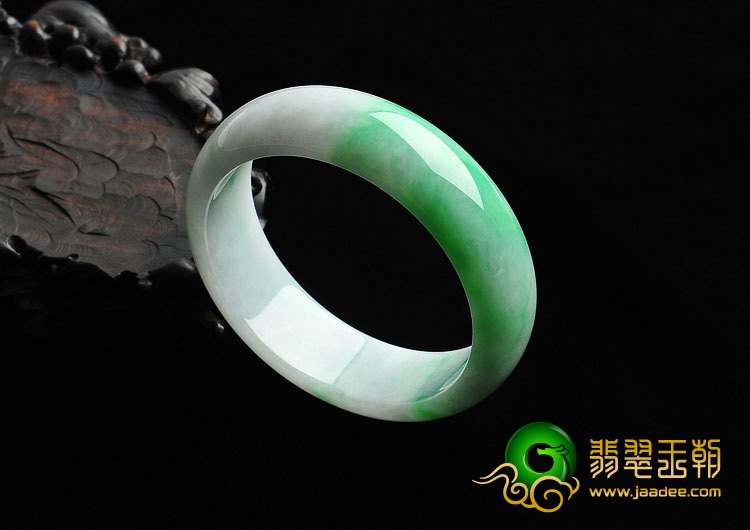 糯冰种翠色缅甸翡翠A货手镯（57mm）