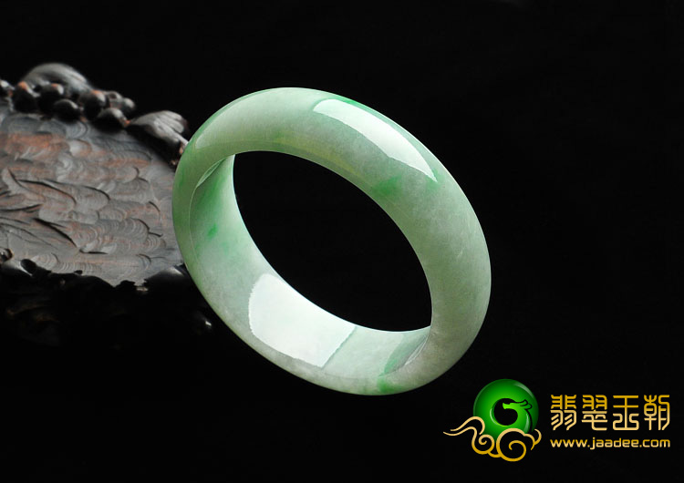 糯冰种翠色缅甸翡翠A货手镯（59.7mm）