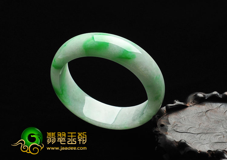 糯冰种翠色缅甸翡翠A货手镯（59.7mm）
