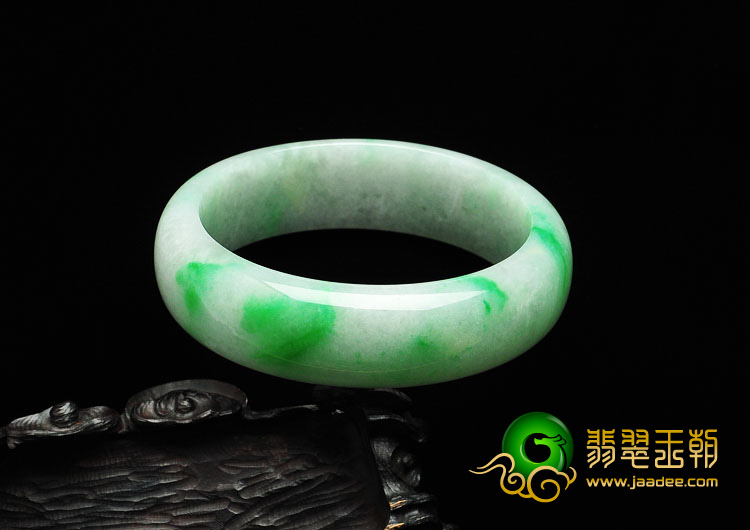 糯冰种翠色缅甸翡翠A货手镯（59.7mm）