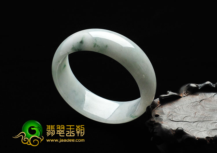 糯冰种飘花缅甸翡翠A货手镯（55.4mm）