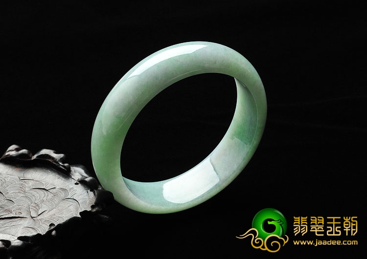 糯冰种淡春带彩缅甸翡翠A货手镯（57mm）