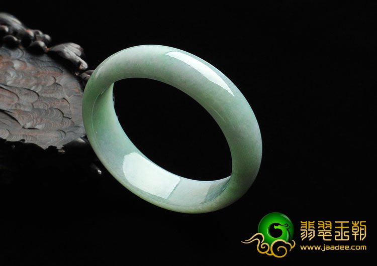 糯冰种淡春带彩缅甸翡翠A货手镯（57mm）