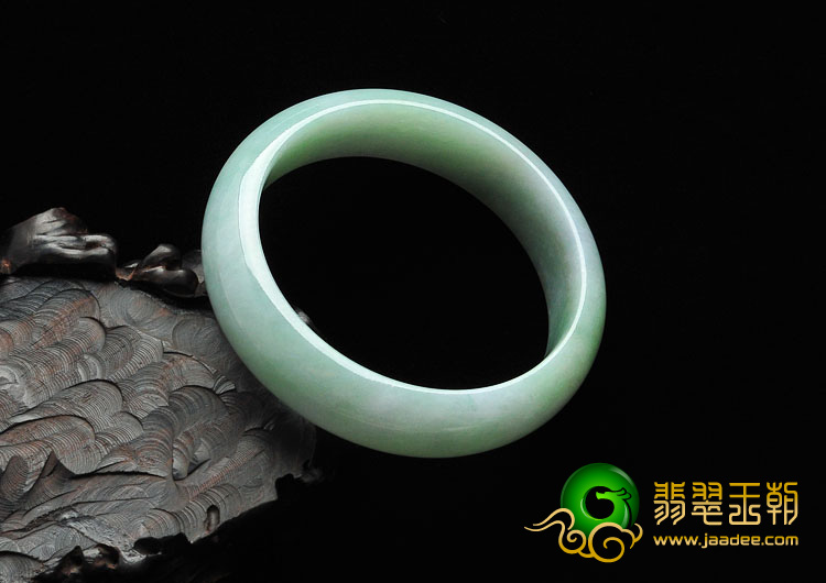 糯冰种淡春带彩缅甸翡翠A货手镯（57mm）