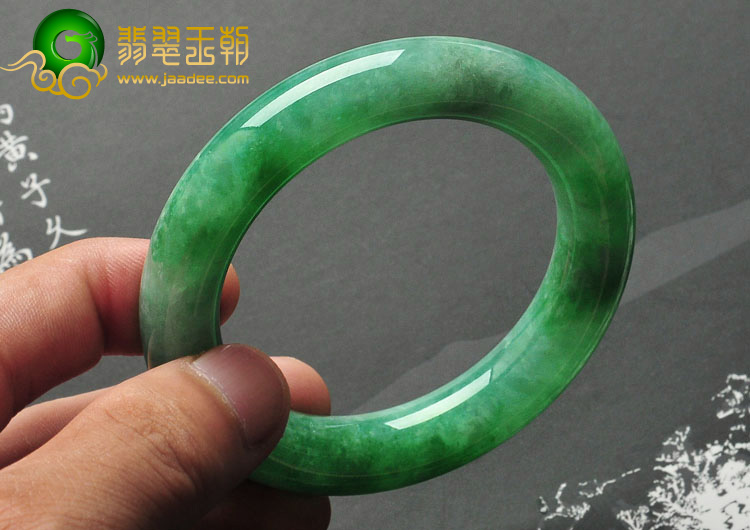 糯冰种翠绿满绿缅甸翡翠A货圆条手镯（53.9mm）