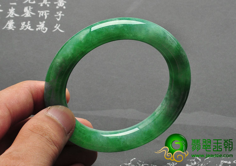 糯冰种翠绿满绿缅甸翡翠A货圆条手镯（53.7mm）