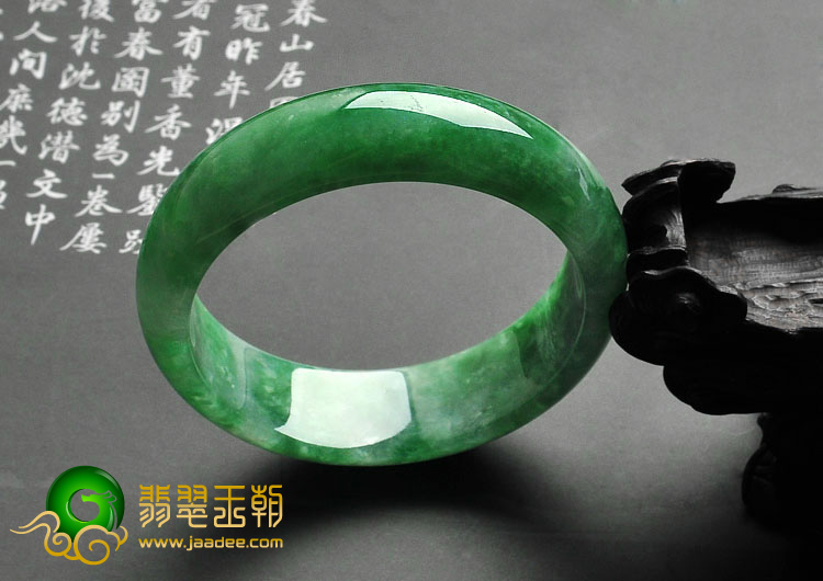 糯冰种翠色满绿缅甸翡翠A货手镯（57.9mm）