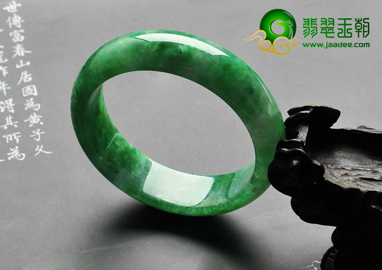糯冰种翠色满绿缅甸翡翠A货手镯（57.9mm）
