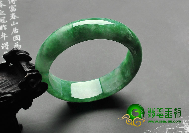 糯冰种翠色满绿缅甸翡翠A货手镯（57.9mm）