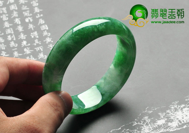 糯冰种翠色满绿缅甸翡翠A货手镯（57.9mm）
