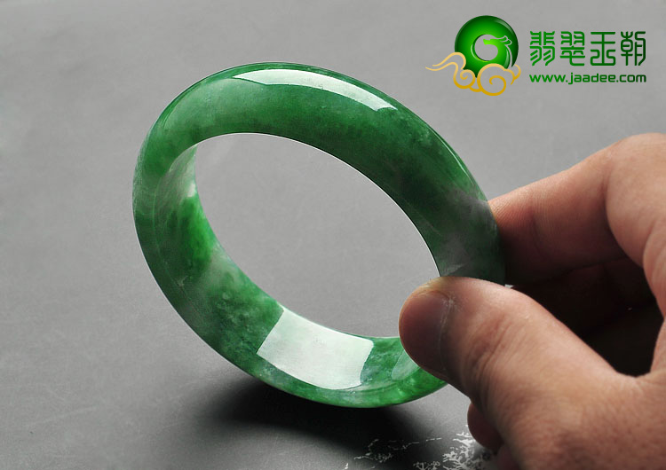 糯冰种翠色满绿缅甸翡翠A货手镯（57.9mm）