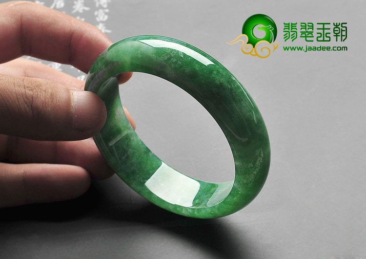 糯冰种翠绿浓绿缅甸翡翠A货手镯（56.3mm）