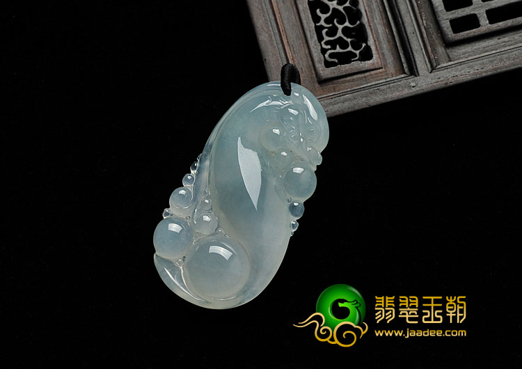 冰种晴水缅甸翡翠A货鱼龙挂件