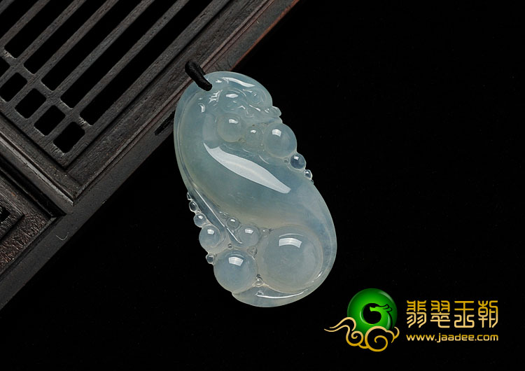 冰种晴水缅甸翡翠A货鱼龙挂件