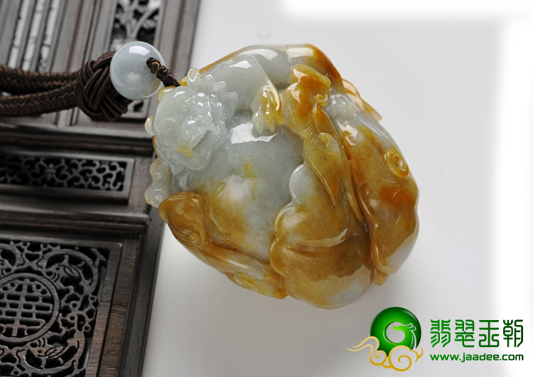 细糯种黄翡缅甸翡翠A货貔貅送福手玩件