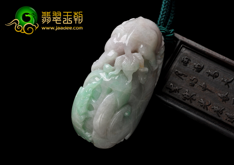 糯冰种春带彩缅甸翡翠A货貔貅送宝手玩件