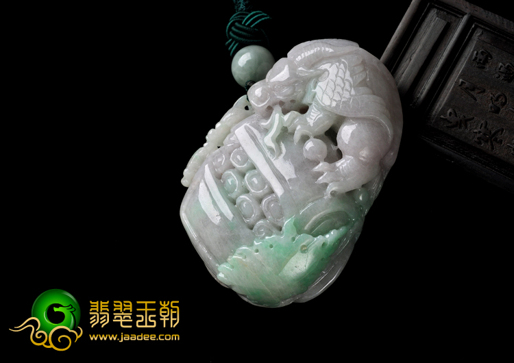 糯冰种春带彩缅甸翡翠A货貔貅送宝手玩件