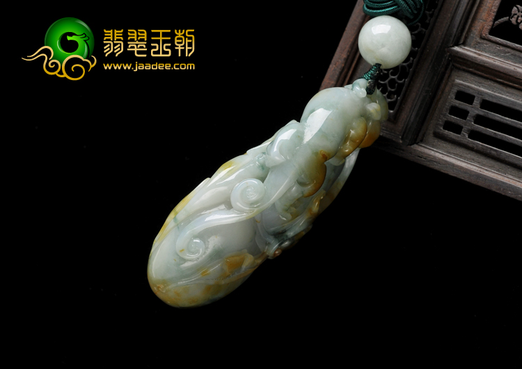 细糯种黄翡略飘花缅甸翡翠A货貔貅送福手玩件