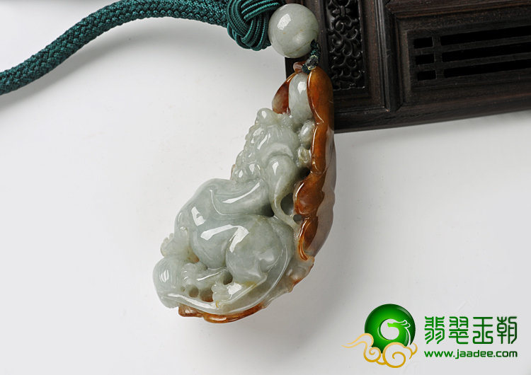 糯冰种褐红翡缅甸翡翠A货貔貅手玩件