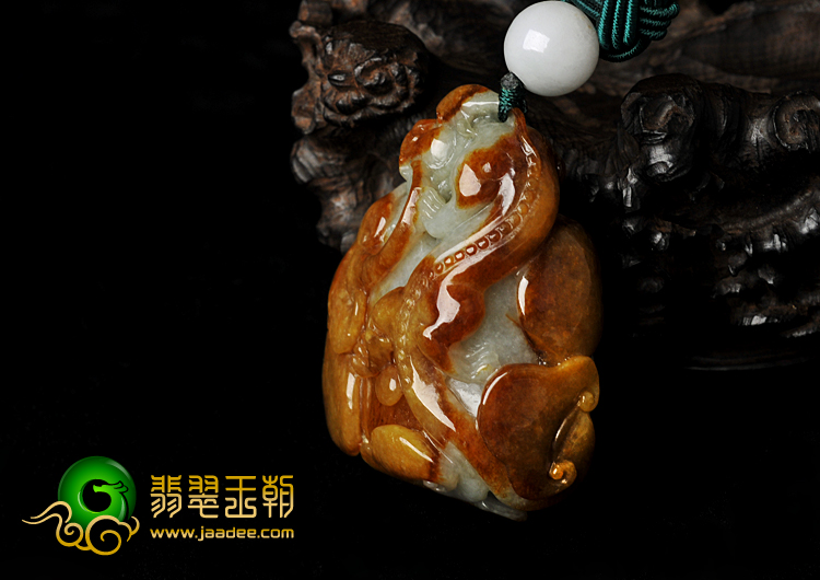 细糯种褐红翡缅甸翡翠A货飞龙手玩件